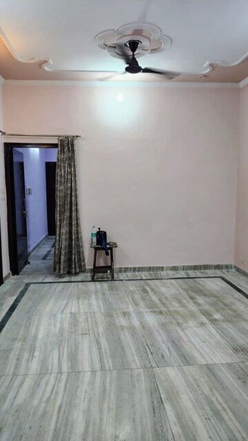 Room in 2 BHK Apartment at Shatabdi Vihar, Sector 52 – for Rent