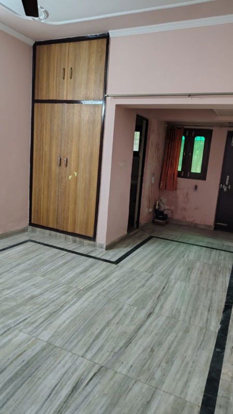Room, shatabdi-vihar 2 Bedroom 950 Sq.Ft. Apartment In Sector 52 Noida 9847920