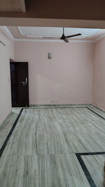 Room in 2 BHK Apartment at Shatabdi Vihar, Sector 52 – for Rent