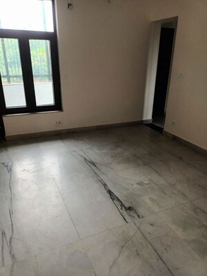 Room in 3 BHK Builder Floor at RWA Apartments Sector 51, Sector 51 – for Rent