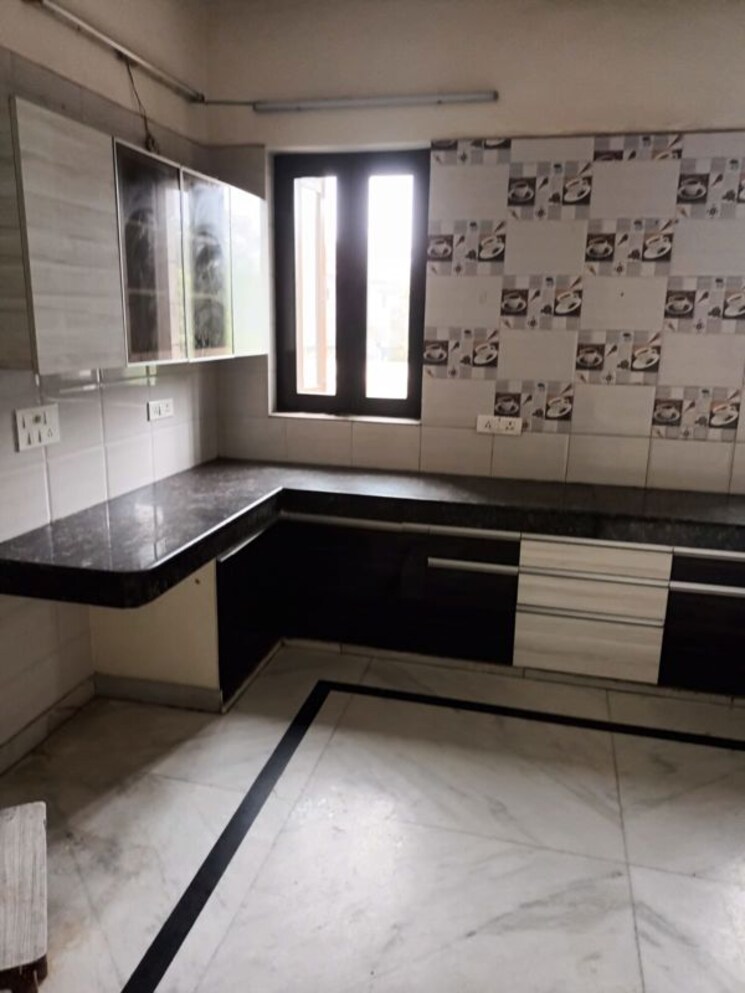 Kitchen, rwa-apartments-sector-51 3 Bedroom 2500 Sq.Ft. Builder Floor In Sector 51 Noida 9840225