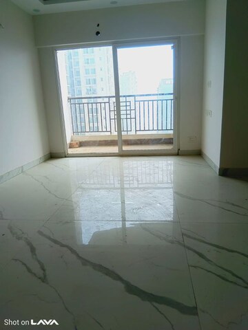 Room in 4 BHK Apartment at Ace Divino, Sector 1 Greater Noida – for Rent