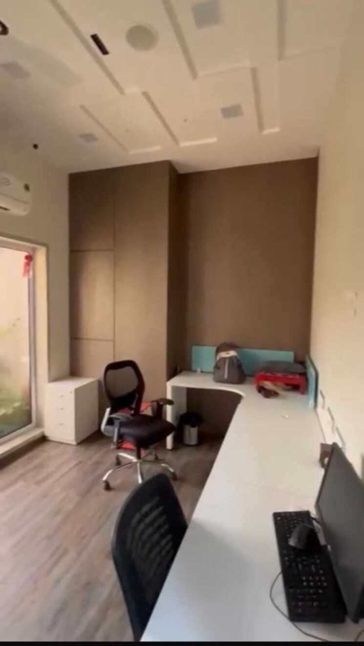 Team Area, washington-plaza Commercial Office Space 1500 Sq.Ft. In Goregaon West Mumbai 9847931