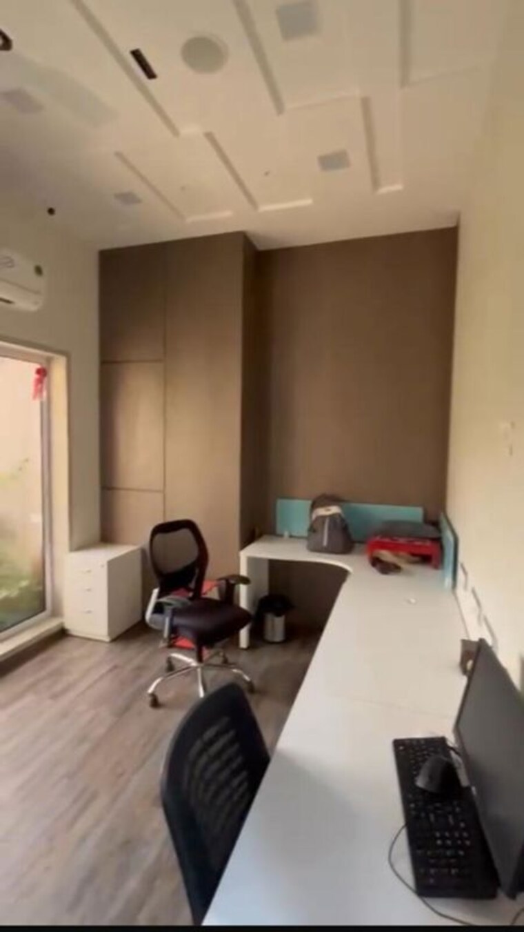 Team Area, washington-plaza Commercial Office Space 1500 Sq.Ft. In Goregaon West Mumbai 9847931