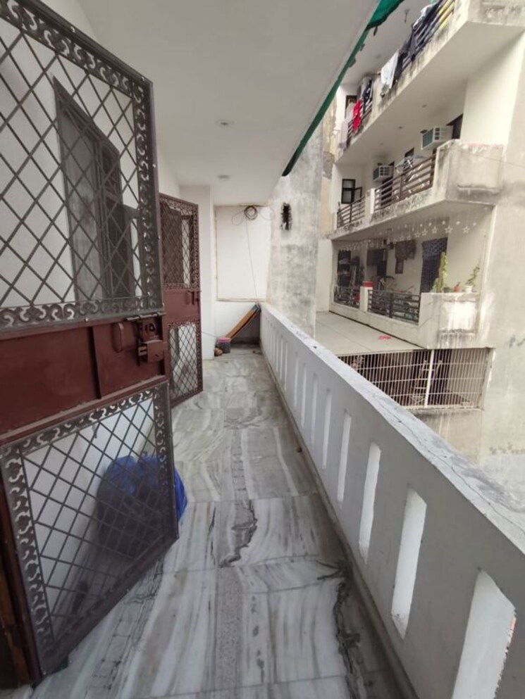 Balcony, green fields colony 3 Bedroom 200 Sq.Yd. Builder Floor In Green Fields Colony Faridabad 9847959