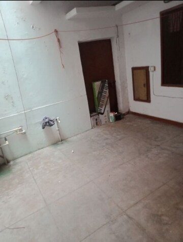 Room in 2 BHK Villa at Aliganj – for Rent