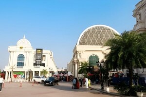  Showroom For Sale in Sector 79