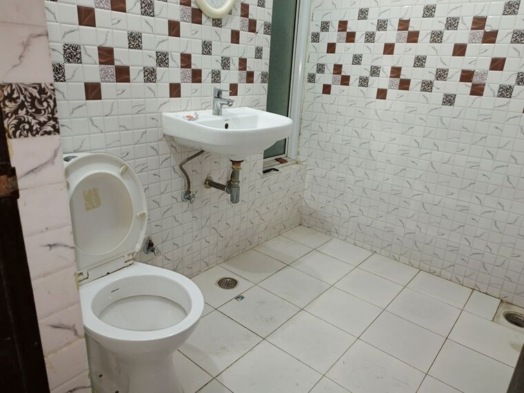 Bathroom, jm-florence 2 Bedroom 1197 Sq.Ft. Apartment In Tech Zone 4 Greater Noida Greater Noida 9848073