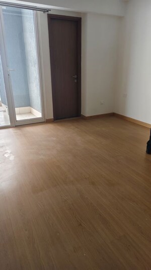 Room in 4 BHK Apartment at Godrej Woods, Sector 43 – for Rent