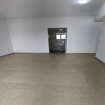 Room in 2 BHK Apartment at Kanakia Silicon Valley, Powai – for Rent