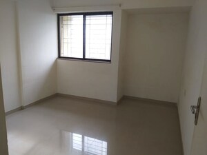 Room in 2 BHK Apartment at Kalpataru Serenity, Manjari – for Rent