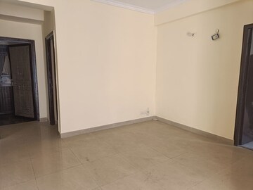 Room in 2.5 BHK Apartment at Elite Golf Green, Sector 79 – for Rent