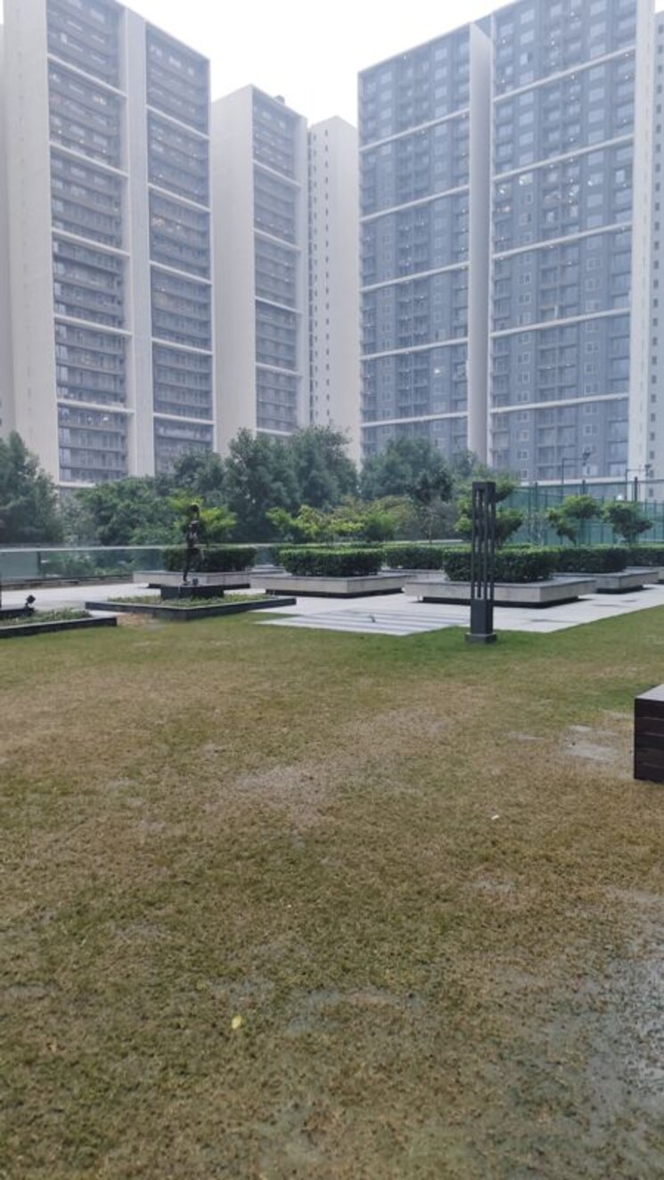 Garden, godrej-woods 3 Bedroom 2088 Sq.Ft. Apartment In Sector 43 Noida 9848170