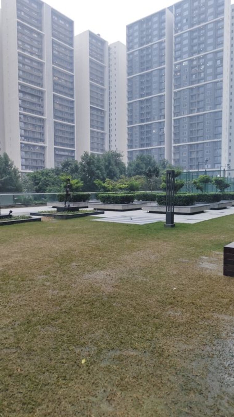 Garden, godrej-woods 3 Bedroom 2088 Sq.Ft. Apartment In Sector 43 Noida 9848170