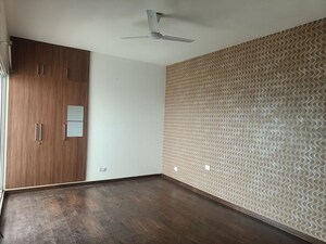 Room in 2 BHK Apartment at Elite Golf Green, Sector 79 – for Rent