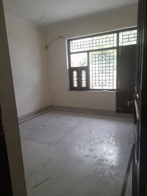 Room in 3 BHK Independent House at Sector 16 – for Rent