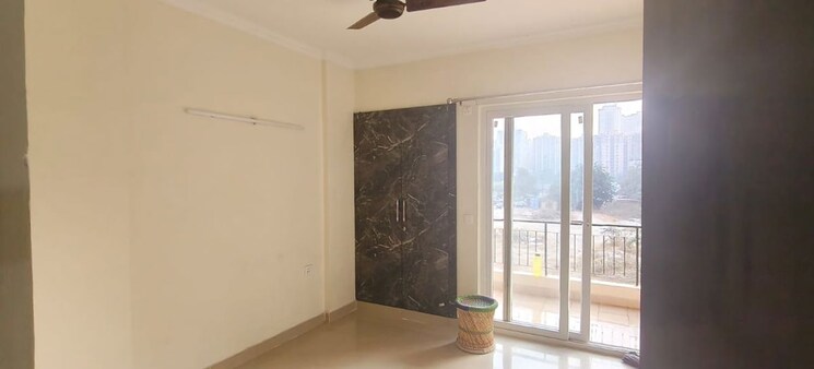 Room, amrapali-crystal-homes 3 Bedroom 1700 Sq.Ft. Apartment In Sector 76 Noida 9848198