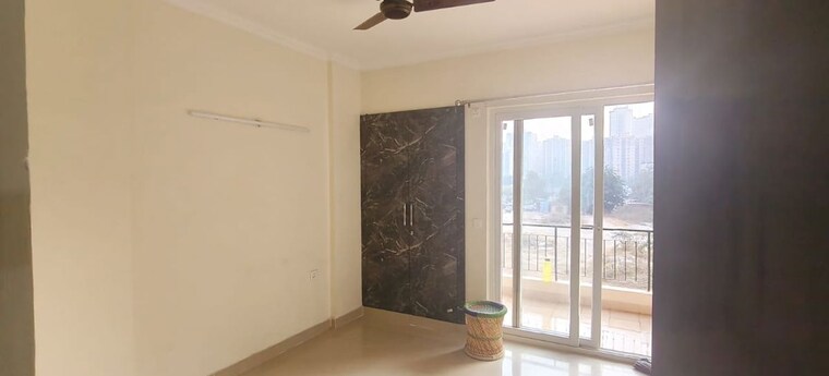 Room, amrapali-crystal-homes 3 Bedroom 1700 Sq.Ft. Apartment In Sector 76 Noida 9848198