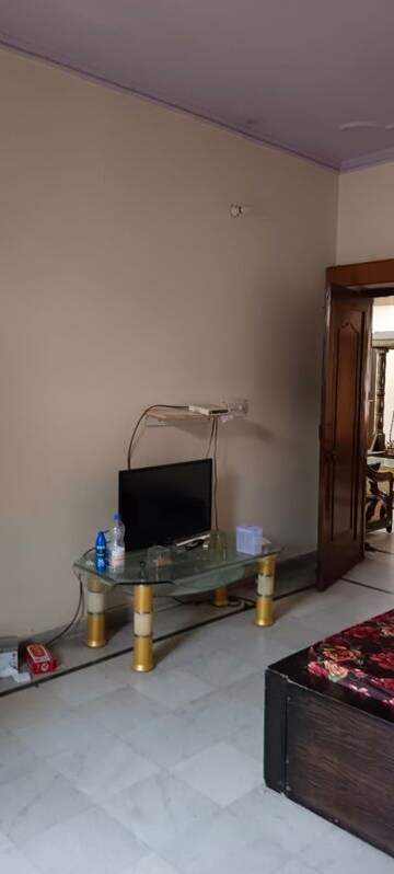 Furnished Amenities in 1 BHK Independent House at Sector 16 – for Rent