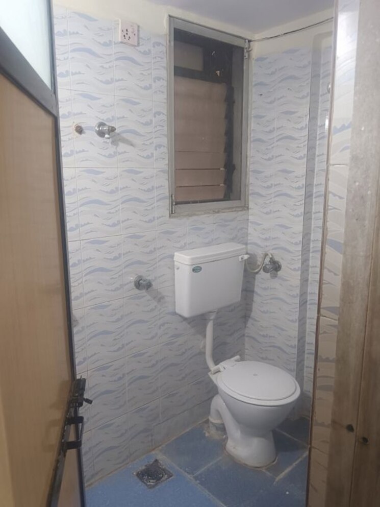 Bathroom, hjk-lok-darshan 2 Bedroom 587 Sq.Ft. Apartment In Marol Mumbai 9848191