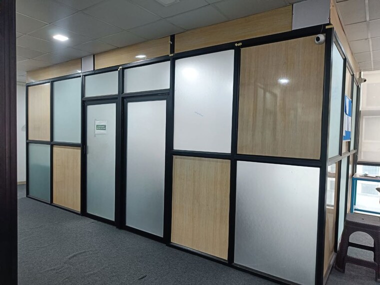 Room, satra-plaza Commercial Office Space 2230 Sq.Ft. In Vashi Sector 19d Navi Mumbai 9848216