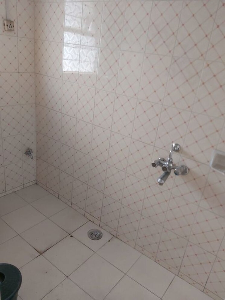 Bathroom, rambaug colony 3 Bedroom 1598 Sq.Ft. Apartment In Rambaug Colony Pune 9848222