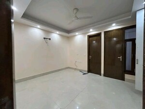Room in 3 BHK Builder Floor at Chattarpur – for Rent