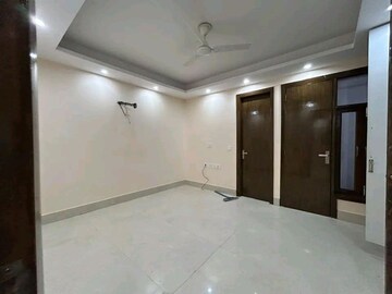 Room in 3 BHK Builder Floor at Chattarpur – for Rent