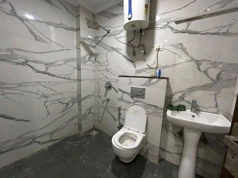 Bathroom, chattarpur 3 Bedroom 1430 Sq.Ft. Builder Floor In Chattarpur Delhi 9848299