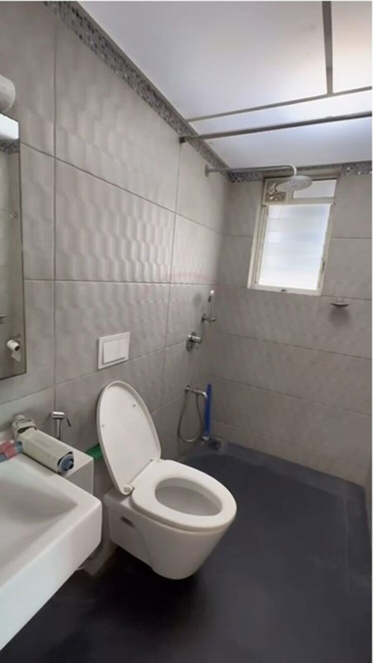 Bathroom, tulsi-apartment-chembur 3 Bedroom 1625 Sq.Ft. Apartment In Chembur Mumbai 9848165