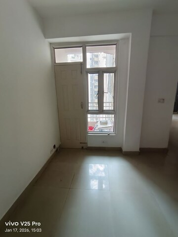 Room in 2 BHK Apartment at Supertech Cape Town, Sector 74 – for Sale