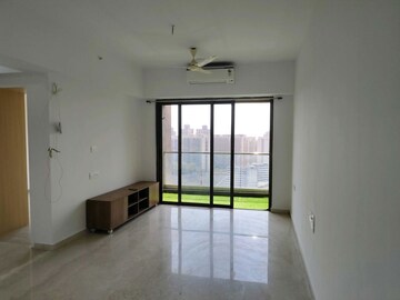 Room in 2 BHK Apartment at Kanakia Silicon Valley, Powai – for Rent