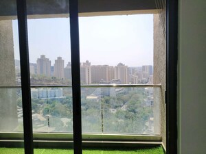 Room in 2 BHK Apartment at Kanakia Silicon Valley, Powai – for Rent