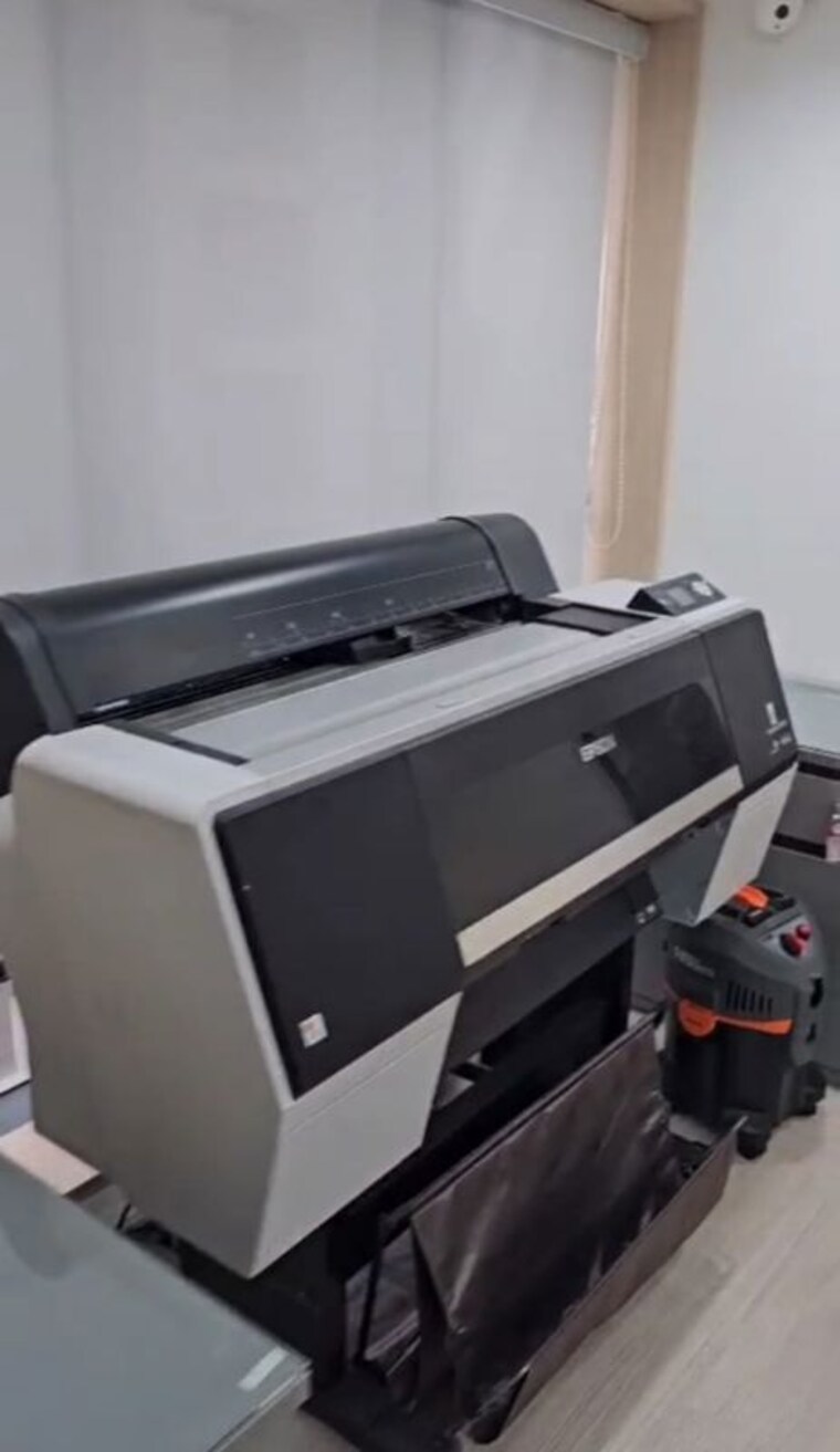 Team Area, swati-clover Commercial Office Space 2500 Sq.Ft. In Thaltej Ahmedabad 9848327