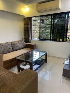 2 BHK + Pooja Room Apartment For Rent in Bandra West