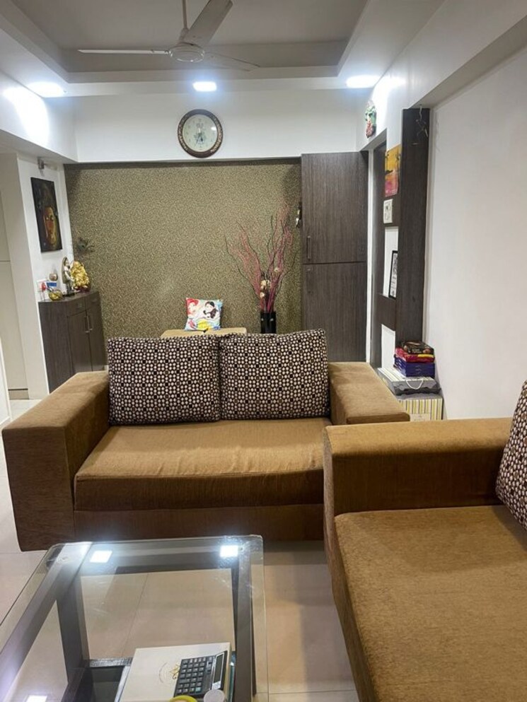 Living Room, bandra west 2 Bedroom 700 Sq.Ft. Apartment In Bandra West Mumbai 9848321