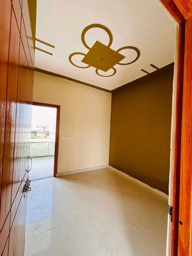 Room, ganga nagar 3 Bedroom 93 Sq.Yd. Independent House In Ganga Nagar Meerut 9844157