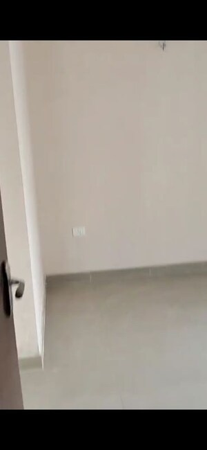 Room in 1 BHK Apartment at Amrapali Dream Valley, Tech Zone 4 Greater Noida – for Rent