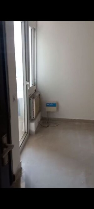 Bathroom in 3.5 BHK Apartment at Super MIG, Sector 105 – for Rent