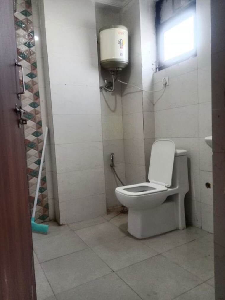 Bathroom, neb sarai 1 Bedroom 450 Sq.Ft. Builder Floor In Neb Sarai Delhi 9848371