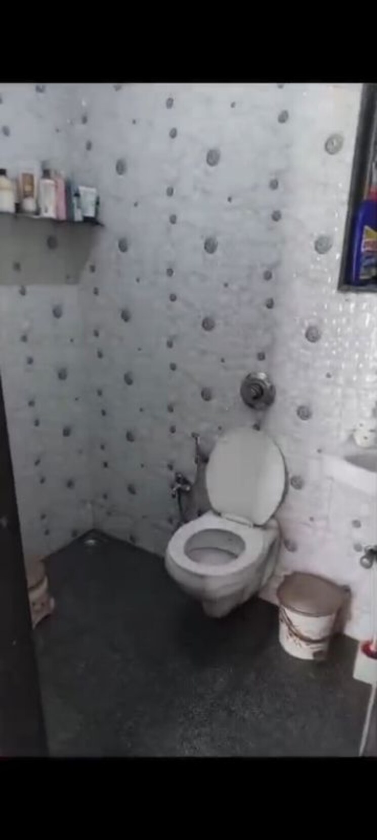 Bathroom, ekta-chs-agripada 1 Bedroom 420 Sq.Ft. Apartment In Agripada Mumbai 9848401