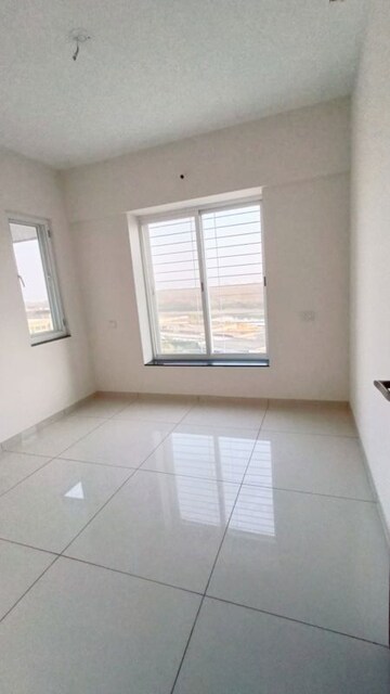 Room in 2 BHK Apartment at Bora Ville, Kharadi – for Sale