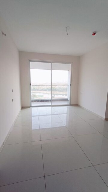 Room in 2 BHK Apartment at Bora Ville, Kharadi – for Sale