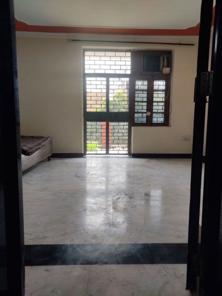 Room, rwa-apartments-sector-19 2 Bedroom 1200 Sq.Ft. Independent House In Sector 19 Noida 9848454