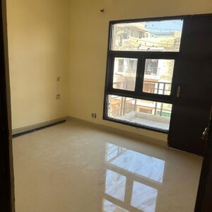Room in 3 BHK Builder Floor at TDI My Floor 1, Sector 63 – for Sale