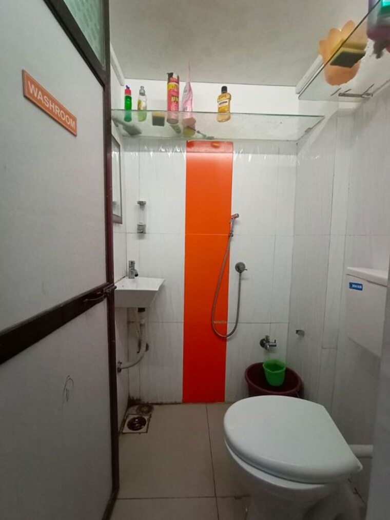 Washroom, kandarpada Commercial Office Space 218 Sq.Ft. In Kandarpada Mumbai 9848458