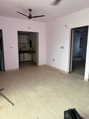 Room in 1.5 BHK Independent House at RWA Apartments Sector 20, Sector 20 – for Rent