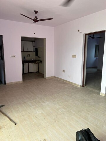Room in 1.5 BHK Independent House at RWA Apartments Sector 20, Sector 20 – for Rent