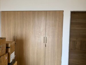 Furnished Amenities in 2 BHK Apartment at Palacia Kingston, Thane West – for Rent
