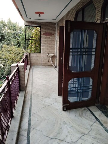 Balcony in 2.5 BHK Independent House at RWA Apartments Sector 27, Sector 27 – for Rent